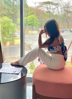 Hey Hii, I'm Shreya - escort in Bangalore Photo 2 of 3