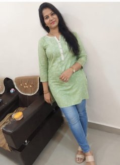 Hey I Am Available Cam & Real Meet - puta in New Delhi Photo 1 of 4