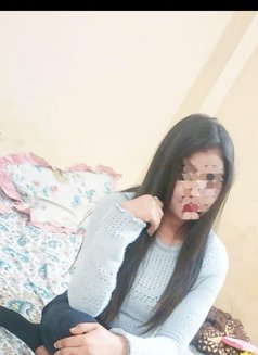 Hey I Am Ridhi Geniune Web Cam Service - puta in Coimbatore Photo 1 of 2