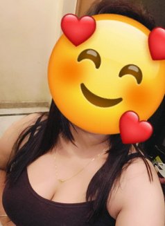 Hey I'm Looking for Some Fun Time - puta in New Delhi Photo 5 of 8
