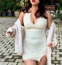 Hey Im Radhika Cam Show or Real Meet - puta in Chennai Photo 2 of 5