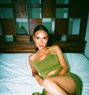 Hey Its Carly - puta in Bali Photo 2 of 9