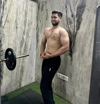 Pagu - Acompañantes masculino in New Delhi