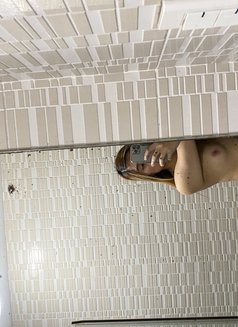 Heyhey_Ts - Transsexual escort in Manila Photo 8 of 8