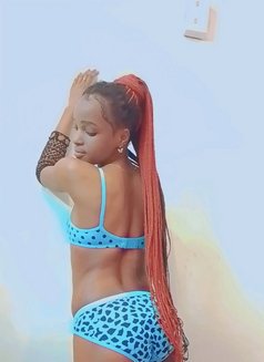 Heyzy - escort in Gurgaon Photo 2 of 4