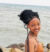 Chloe - puta in Gurgaon