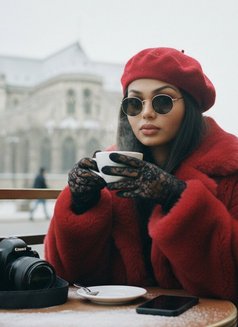 Hezal - Transsexual escort in Mumbai Photo 4 of 9