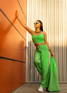 Aashna (Indian Model) - puta in Dubai Photo 7 of 20
