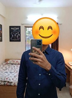 Hi Ahmedabad / Gandhinagar Girls Hire me - Acompañantes masculino in Ahmedabad Photo 2 of 2