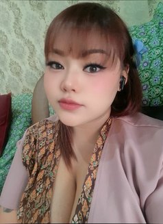 Hi Guys! Im Smiles - masseuse in Phuket Photo 4 of 4