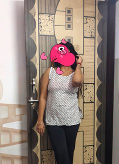Hi. I Am Divisha for cam and real - escort in New Delhi Photo 6 of 7