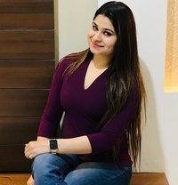 Akanksha Thakur - puta in Hyderabad