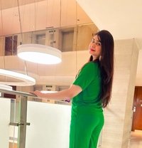 Akanksha Thakur - puta in Hyderabad