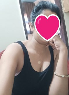 Hi I'm Disha, Independent Incall/Outcall - puta in New Delhi Photo 1 of 6