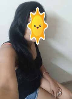 Hi I'm Disha, Independent Incall/Outcall - puta in New Delhi Photo 2 of 6