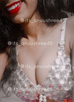 Hi, I'm Sonia-21 Hot and New Escort - puta in Noida Photo 1 of 1