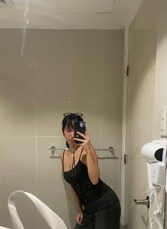 Hi I'm Melissa - escort in Manila Photo 13 of 14