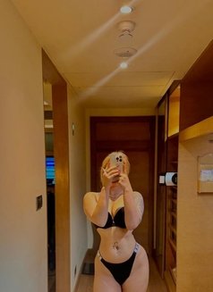 Hi Profile Only Vip Escort - puta in Pune Photo 1 of 8