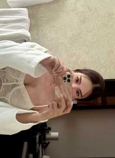 Hien - escort in Tokyo Photo 9 of 9