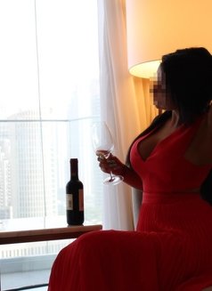 HIGH CLASS LADY ONLY FOR GENTELMANS - escort in Al Manama Photo 6 of 19