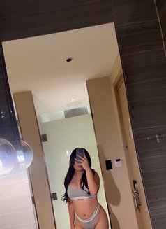 High Class Vip Companion GFE - Transsexual escort in Singapore Photo 13 of 20