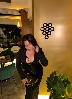 High Class Vip Companion GFE - Transsexual escort in Singapore Photo 18 of 20