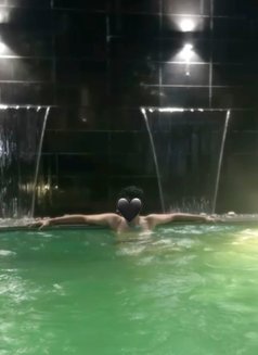 HIGH PROFILE__TALL HUNK! - Male escort in Gurgaon Photo 1 of 3