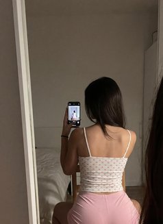 High Profile Escort Available - puta in Kathmandu Photo 3 of 4