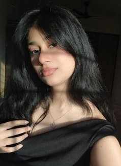 High Profile Girls Available - puta in Chennai Photo 2 of 2