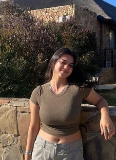 High Profile Gurgaon Escorts | Call Girl - escort in Gurgaon Photo 4 of 14