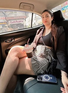 High Profile Gurgaon Escorts | Call Girl - escort in Gurgaon Photo 12 of 14