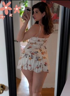 High Profile Gurgaon Escorts | Call Girl - escort in Gurgaon Photo 13 of 14