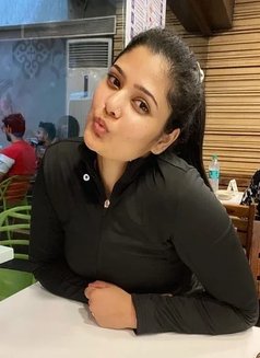 High Profile Gurgaon Escorts | Call Girl - puta in Gurgaon Photo 13 of 13