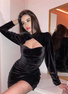 High Profile Indian And Russian Availabl - puta in Gurgaon Photo 4 of 5