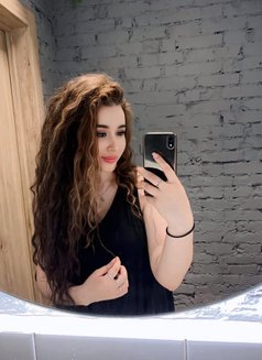 High Profile Indian And Russian Availabl - puta in Gurgaon Photo 5 of 5