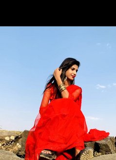 High Profile Indian Available - escort in Gurgaon Photo 4 of 9