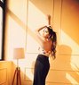 High Profile Indian Model Reena - puta in Singapore Photo 1 of 7