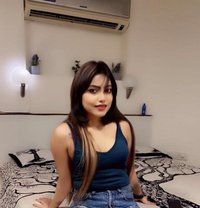 High Profile Indian Model Reena - puta in Singapore