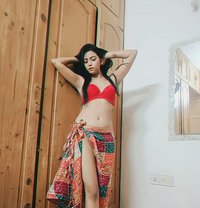 High Profile Indian Model Reena - puta in Singapore