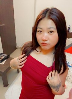 High Profile Model Service Escort - puta in Pune Photo 1 of 3