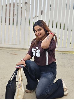 Hight Quality Indian Girl - puta in Gurgaon Photo 1 of 2