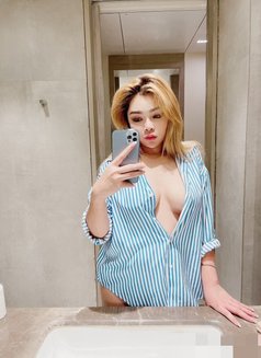 Hii Ma Jhui - escort in Ahmedabad Photo 1 of 6
