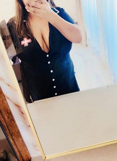 Hijabi queen now offers video recording - escort in Dubai Photo 10 of 13