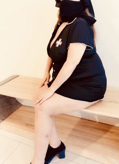 Hijabi queen now offers video recording - escort in Dubai Photo 13 of 13