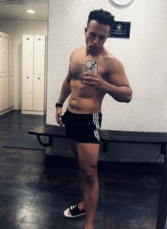 Hikk - Male escort in Abu Dhabi Photo 2 of 2