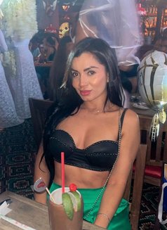 Hilary - puta in Munich Photo 3 of 6