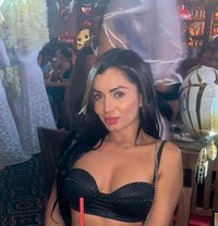 Hilary - puta in Munich