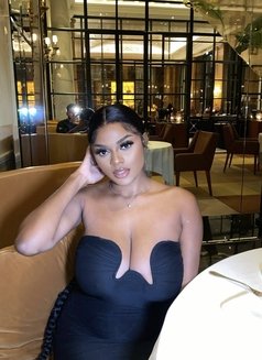 Hilda - escort in Baku Photo 4 of 4