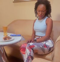 Hildah - puta in Nairobi
