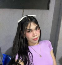 Hillary - Transsexual escort in Manila